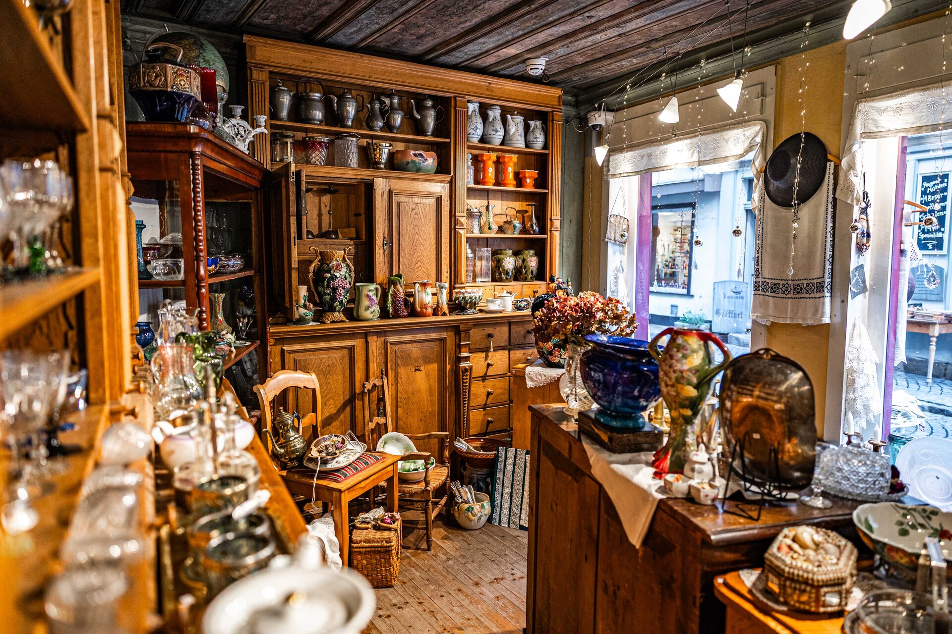 Historische Möbel und Dekorationsobjekte aus dem Sortiment